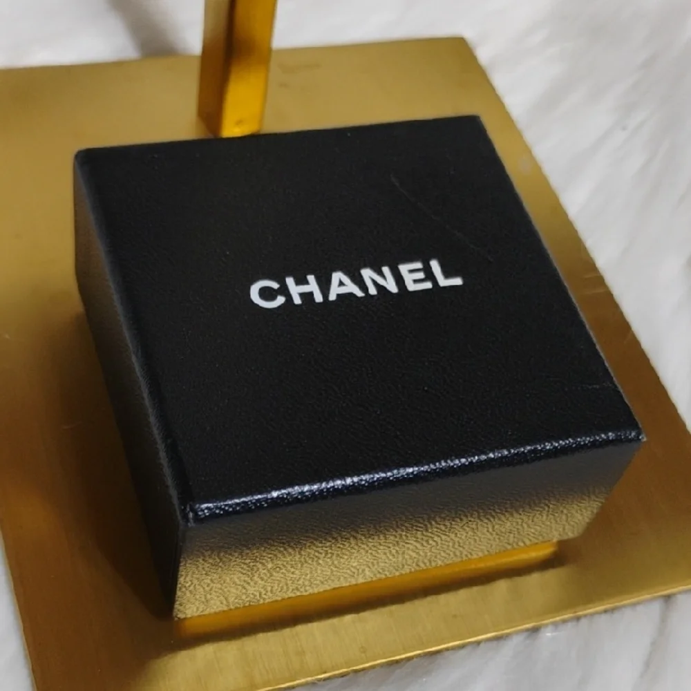SALE! Authentic CHANEL Coco Mark Vintage Gold Plated Star Motif Earrings W Box - Picture 11 of 11
